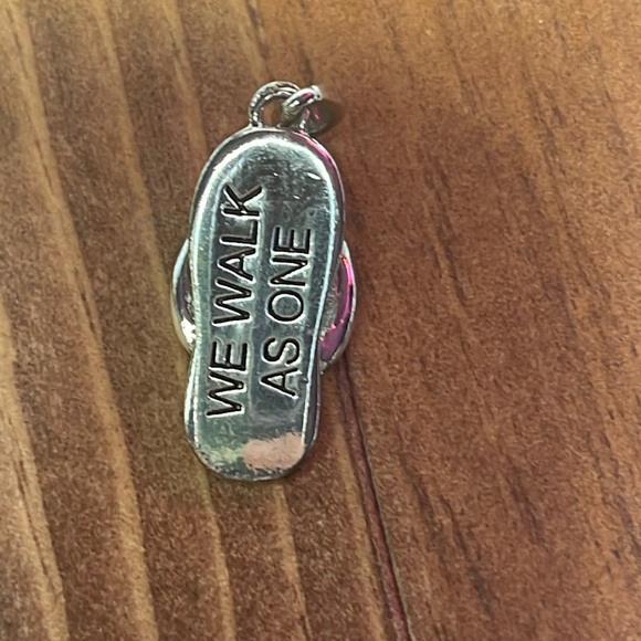 Vintage Avon Pink Sandal We Walk As One Pendant Necklace. - Picture 2 of 2